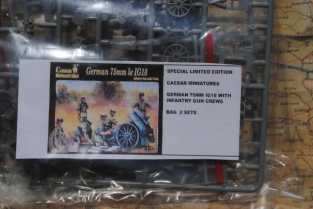Caesar miniatures CM7201 75mm Leichtes Infanteriegeschütz IG18 with Infantry Crew